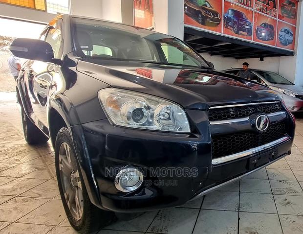 2015 RAV4 in Blue: Toyota's Compact SUV for a Comfortable Drive