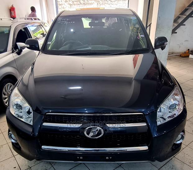 2015 RAV4 in Blue: Toyota's Compact SUV for a Comfortable Drive