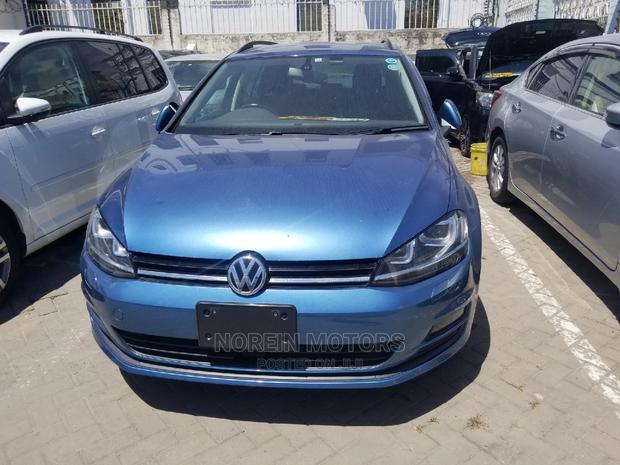 2014 Volkswagen Golf Blue: Style & Sustainability