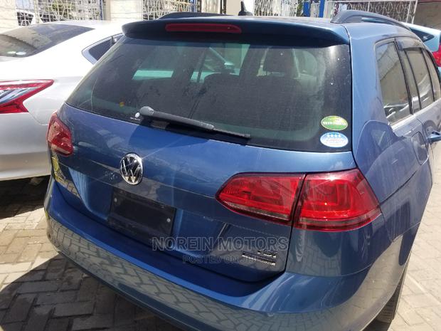 2014 Volkswagen Golf Blue: Style & Sustainability