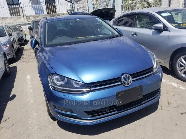 2014 Volkswagen Golf Blue: Style & Sustainability