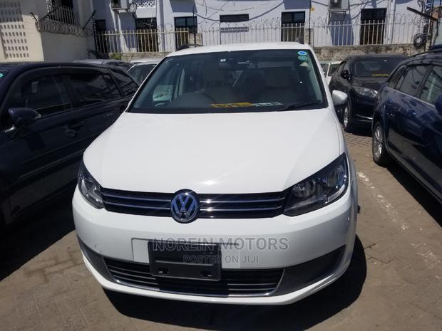 Volkswagen Touran 2015 - White - 2.0 TDI 150 PS 5-Seater