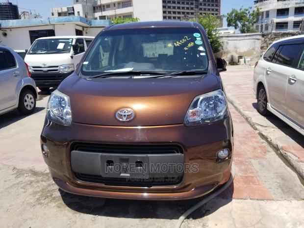 Brown Toyota Spade 2015 - Pre-owned Vehicle for Sale