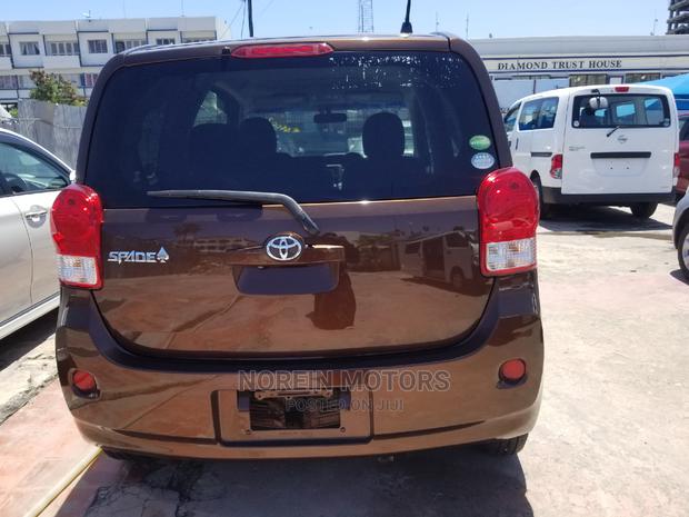 Brown Toyota Spade 2015 - Pre-owned Vehicle for Sale
