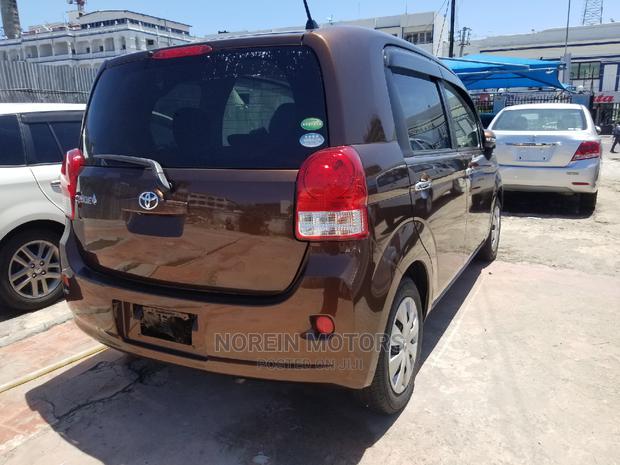 Brown Toyota Spade 2015 - Pre-owned Vehicle for Sale