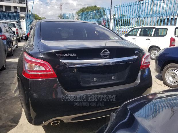 2014 Nissan Teana in Black: Quality Pre-Owned Vehicle