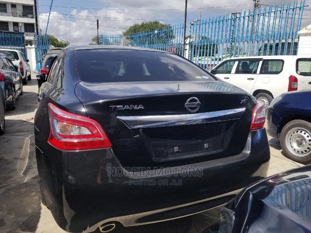 2014 Nissan Teana in Black: Quality Pre-Owned Vehicle