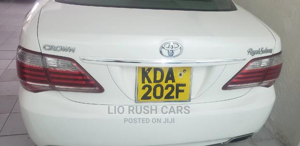 Excellent Condition 2014 Toyota Crown White - Used Car for Sale