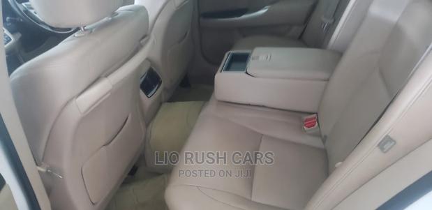 Excellent Condition 2014 Toyota Crown White - Used Car for Sale