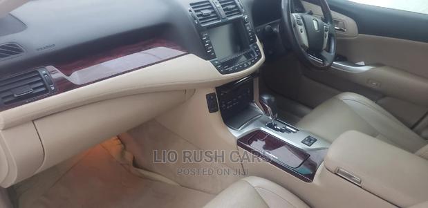 Excellent Condition 2014 Toyota Crown White - Used Car for Sale