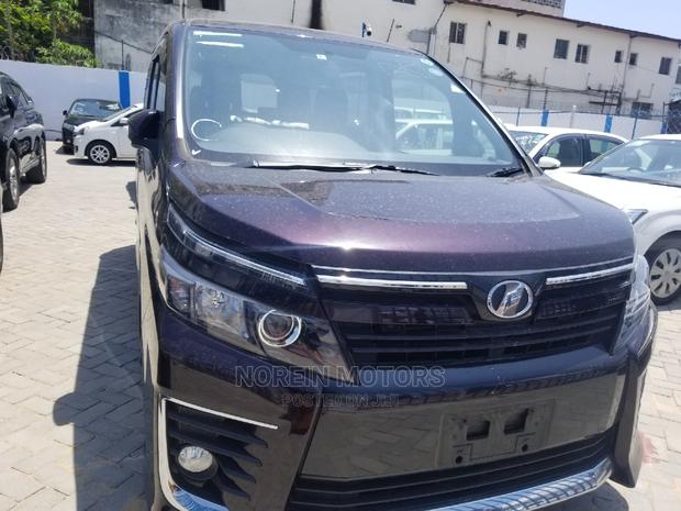 2014 Toyota Voxy SV Premium for Sale - Purple