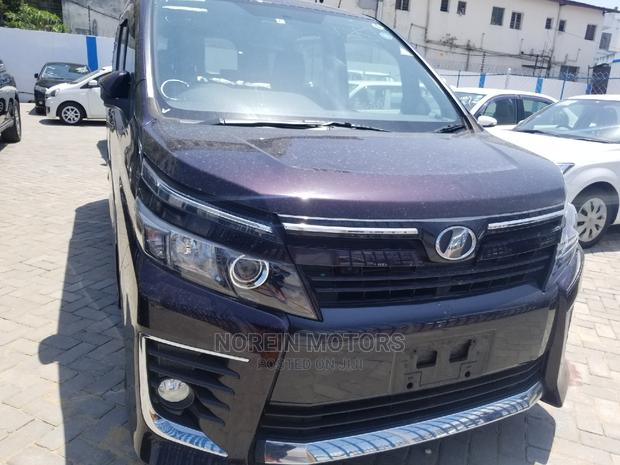 2014 Toyota Voxy SV Premium for Sale - Purple