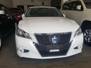 2014 Toyota Crown Pearl - High-End Sedan for sale