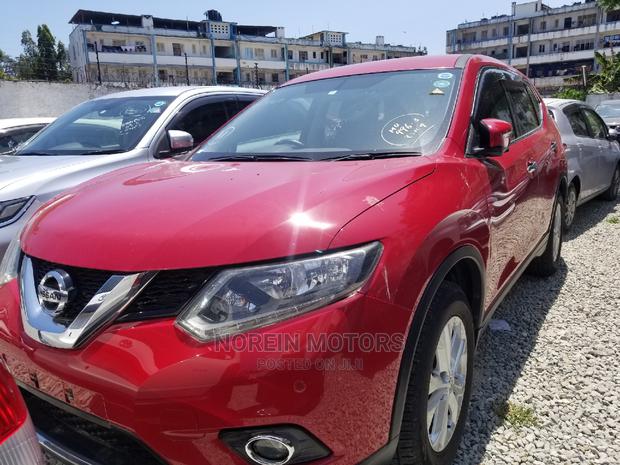 2014 Nissan X-Trail SV Premium Red SUV - Pre-owned Car