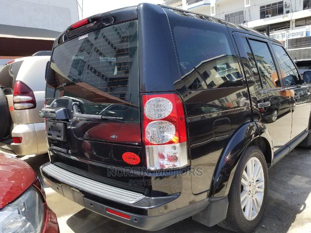 Land Rover Discovery 2014 in Matt Black - Premium Pre-owned SUV