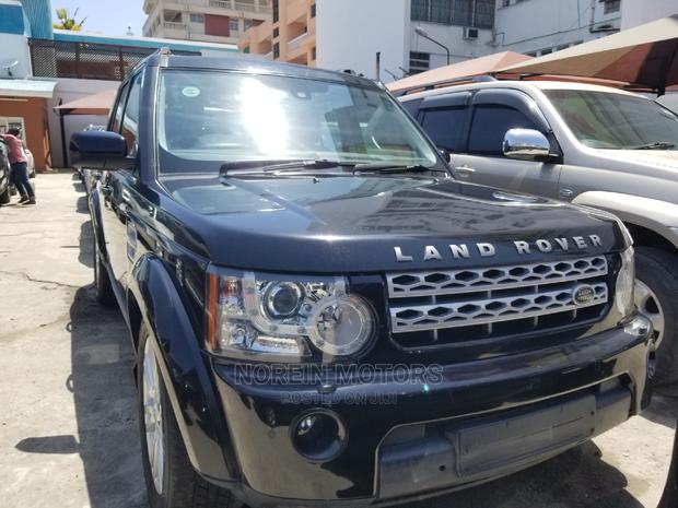 Land Rover Discovery 2014 in Matt Black - Premium Pre-owned SUV