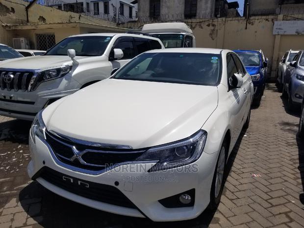 2014 Toyota Mark X Pearl - Stylish Sedan for Sale