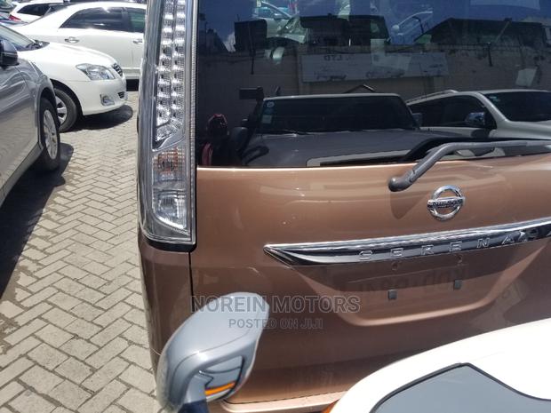 Nissan Serena Gold 2015: Stylish MPV Up for Grabs