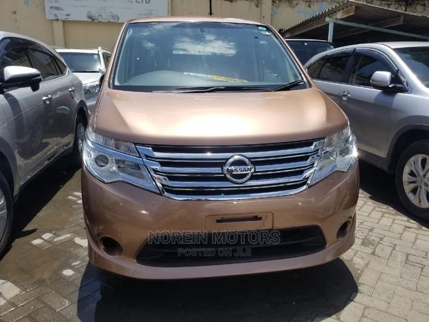 Nissan Serena Gold 2015: Stylish MPV Up for Grabs