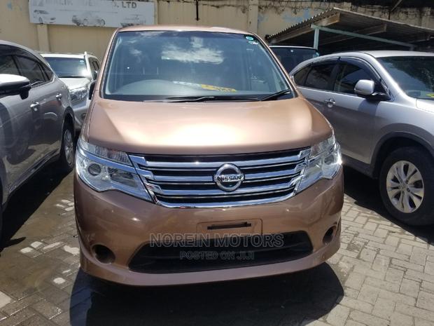 Nissan Serena Gold 2015: Stylish MPV Up for Grabs