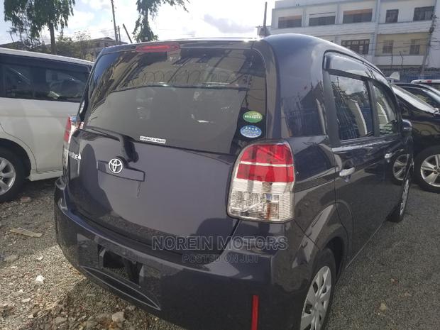 High-Quality 2015 Toyota Spade Purple - Used Car