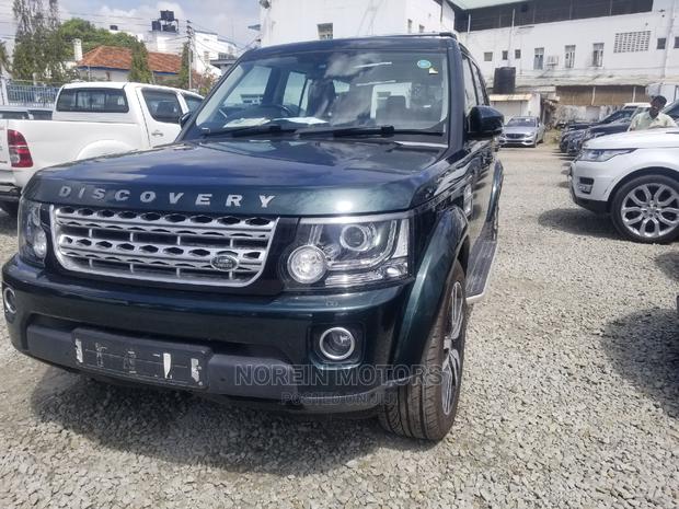 Green 2014 Land Rover Discovery - Powerful Off-Roader