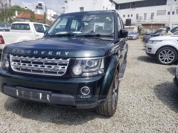 Green 2014 Land Rover Discovery - Powerful Off-Roader