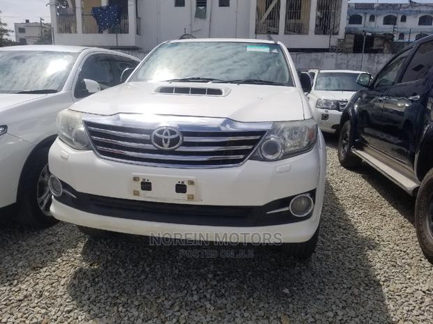 2014 Toyota Fortuner Off-White SUV for Sale