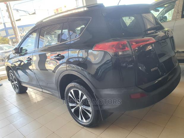 2016 Toyota RAV4 Black: Well-Maintained