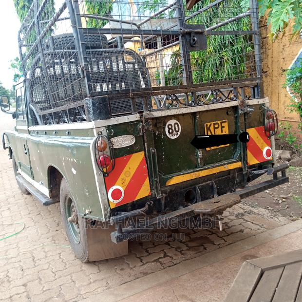 1989 Land Rover Defender Green: Your Off-Road Companion
