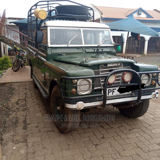 1989 Land Rover Defender Green: Your Off-Road Companion