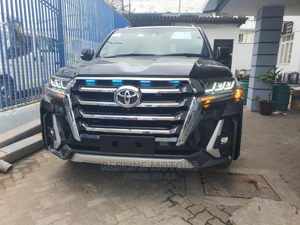 2016 Toyota Land Cruiser Prado 3.0 D-4D (190 Hp) 7 Seater Black - Luxury Edition