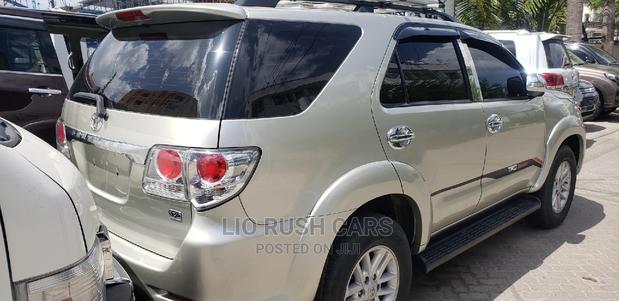 2015 Toyota Fortuner in Stunning Silver: Luxury SUV with Style
