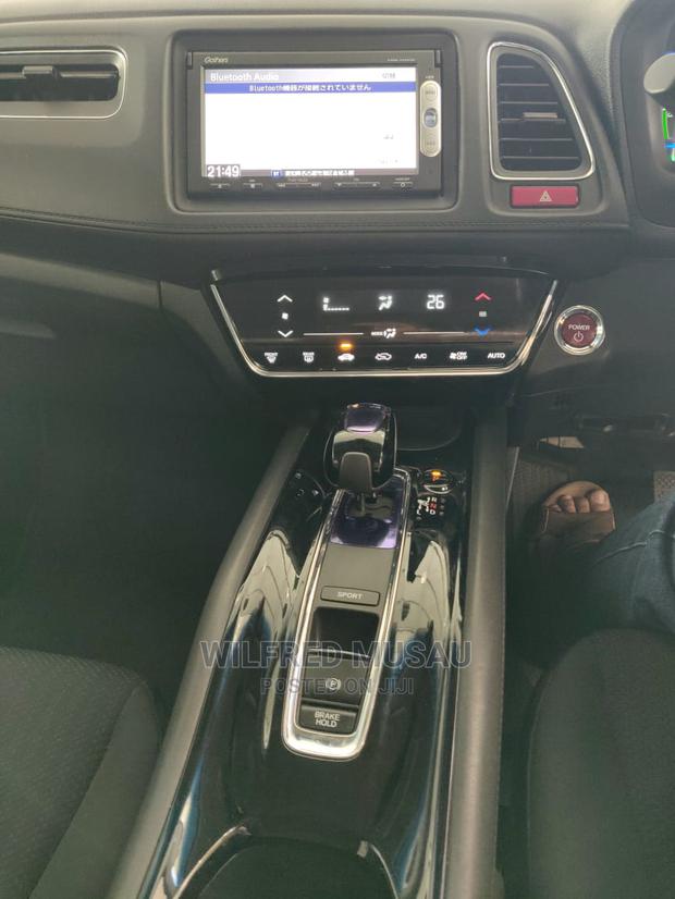 2015 Black Honda Vezel: Compact SUV with Luxury