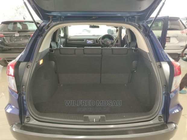 2015 Black Honda Vezel: Compact SUV with Luxury