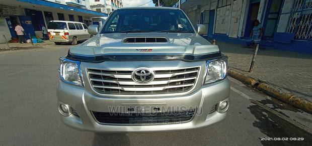2014 Toyota Hilux Silver - Stylish and Powerful Used Pickup Tru