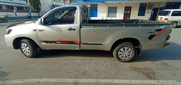2014 Toyota Hilux Silver - Stylish and Powerful Used Pickup Tru