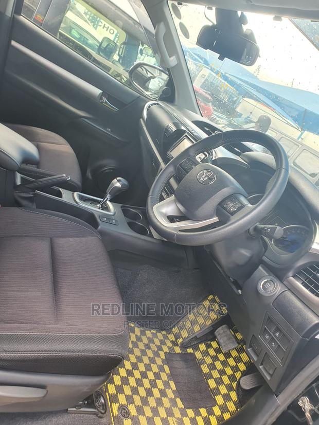 Black Toyota Hilux 2017 SR5 Double Cab