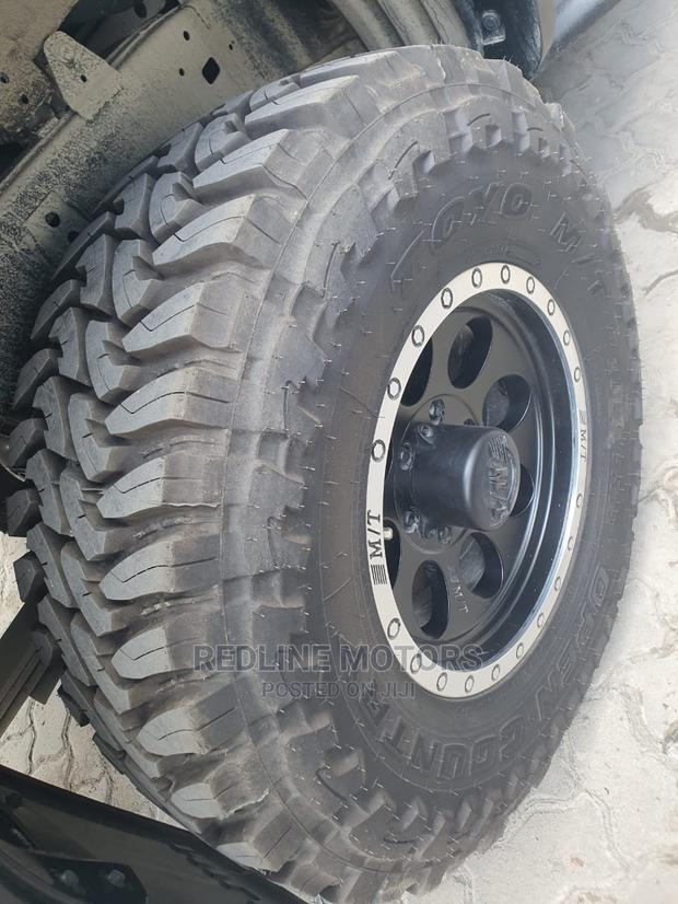 Black Toyota Hilux 2017 SR5 Double Cab