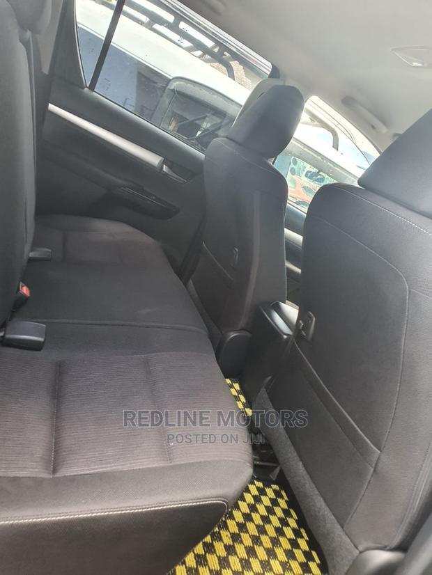 Black Toyota Hilux 2017 SR5 Double Cab