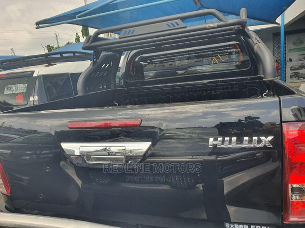 Black Toyota Hilux 2017 SR5 Double Cab