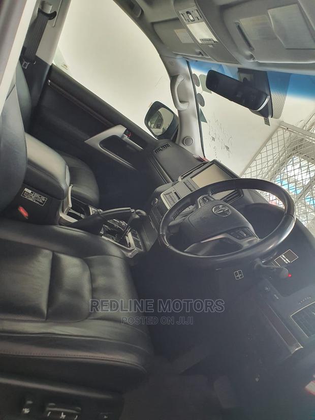 New 2016 Toyota Land Cruiser Prado 4.0 V6 Dual VVT-i Black