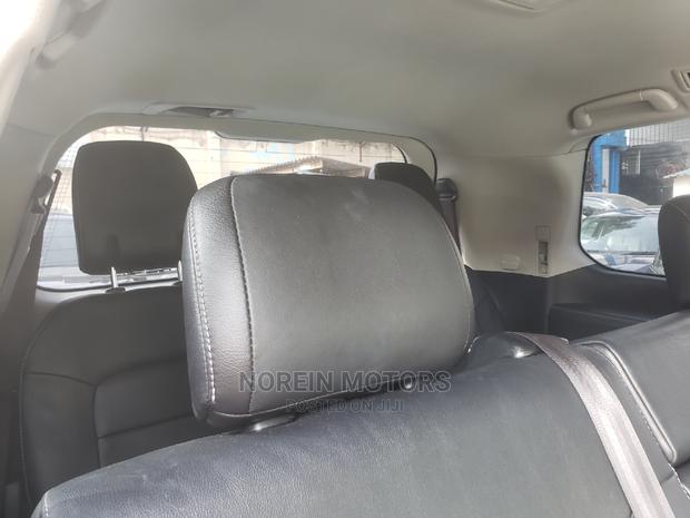 Teal 2014 Toyota Land Cruiser - Stunning SUV, Ideal for Off-Road Exploration