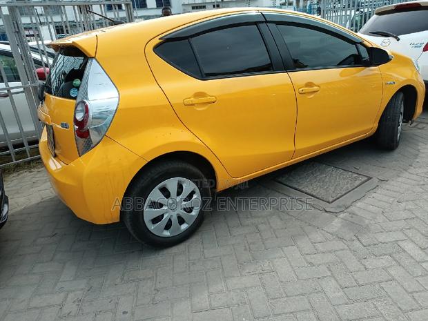 Toyota Aqua G 2014 Yellow