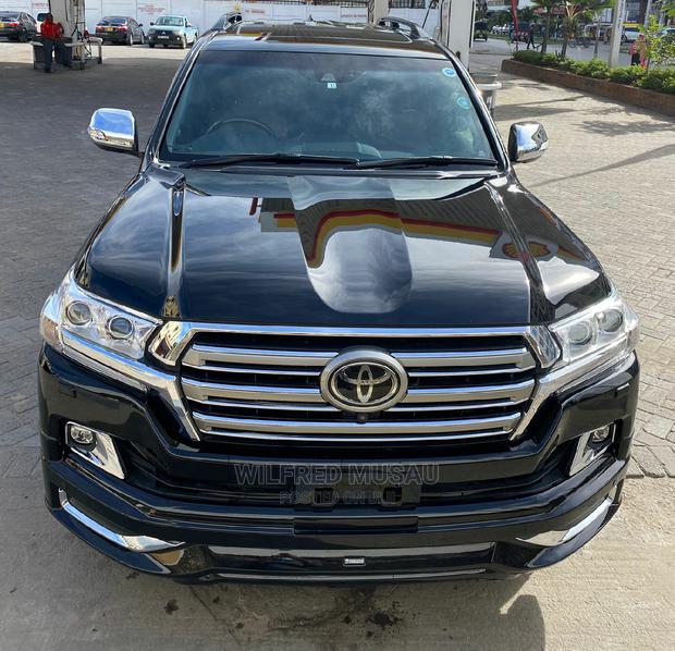 2016 Toyota Land Cruiser - Black Edition: Powerful and Stylish SUV