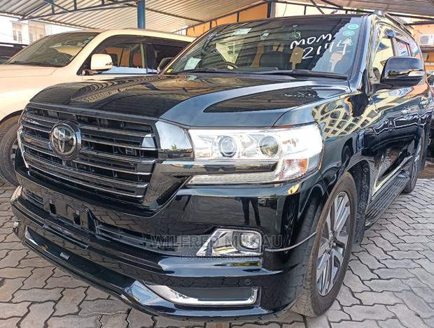 2016 Toyota Land Cruiser - Black Edition: Powerful and Stylish SUV