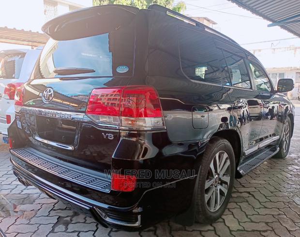 2016 Toyota Land Cruiser - Black Edition: Powerful and Stylish SUV