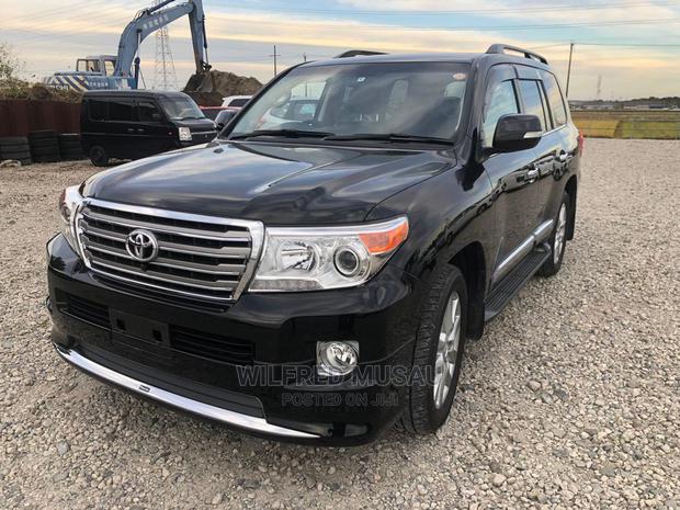 2014 Toyota Land Cruiser Black: Pre-Owned Premium SUV