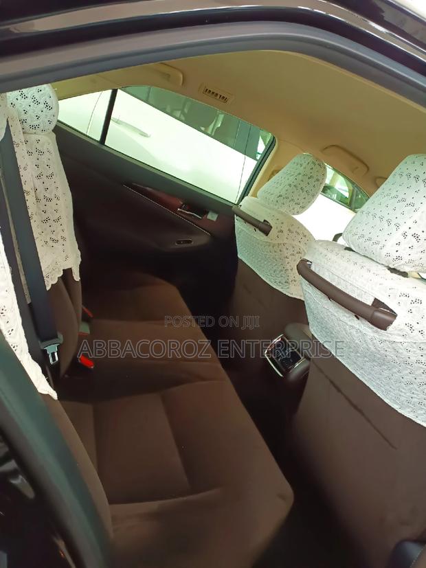 Toyota Crown 2014 Black