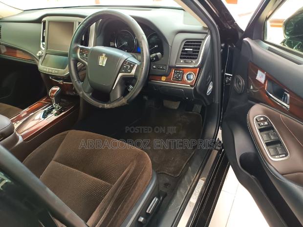Toyota Crown 2014 Black